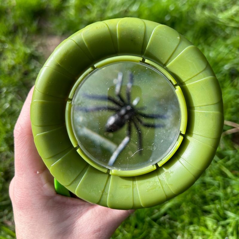 Image d'ambiance de présentation du produit Méga boîte loupe Découverte du Monde - Trousselier